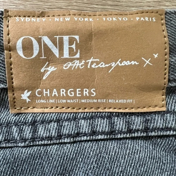 One Teaspoon Distressed ripped Mid Rise Denim Phantome Chargers in Phantome Gray - Picture 8 of 12
